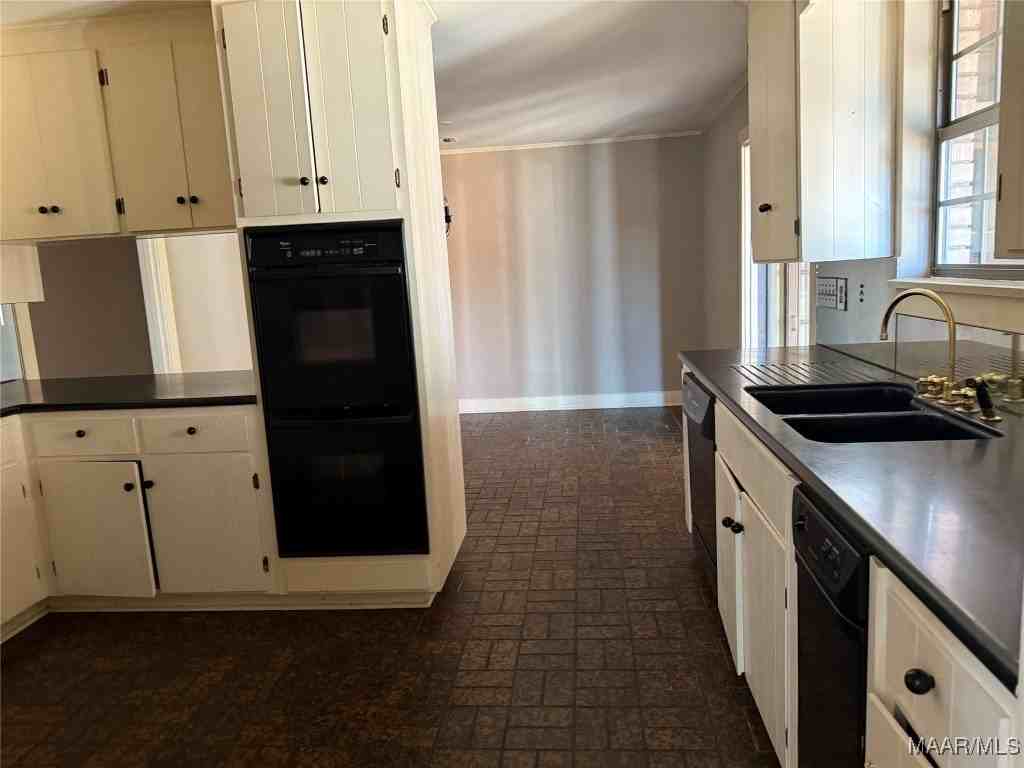 2915 Canterbury Ct - Photo 4 of 21