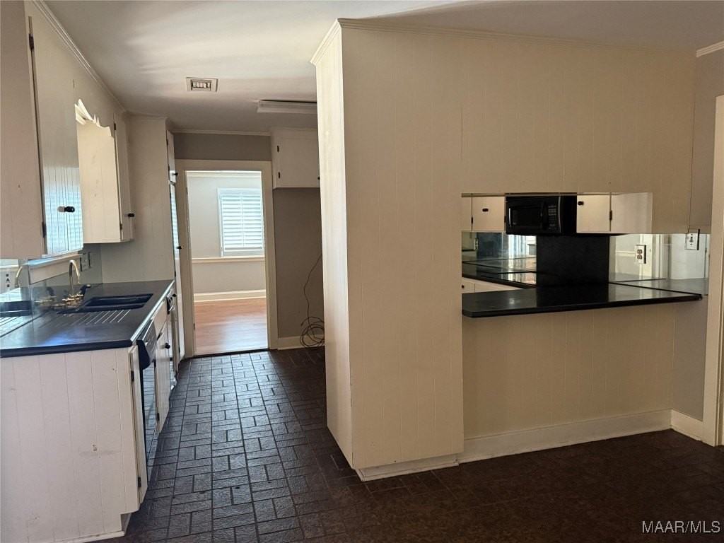 2915 Canterbury Ct - Photo 5 of 21