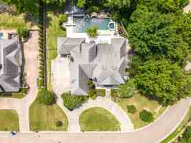 9039 Hollybrook Ln N - Photo 1 of 1