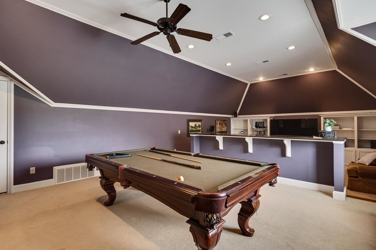 9039 Hollybrook Ln N - Photo 5 of 22