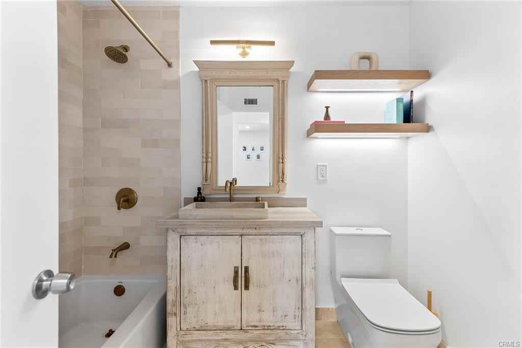 2043 Panamint Dr - Photo 3 of 8