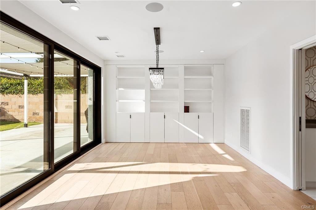 18110 Bromley St - Photo 3 of 8