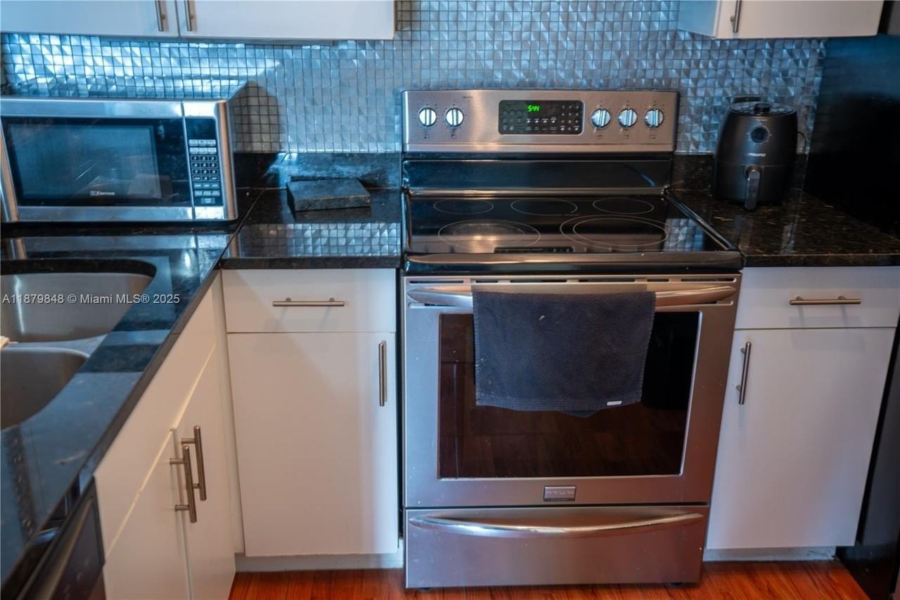 4360 Nw 107th Ave #204 - Photo 3 of 24