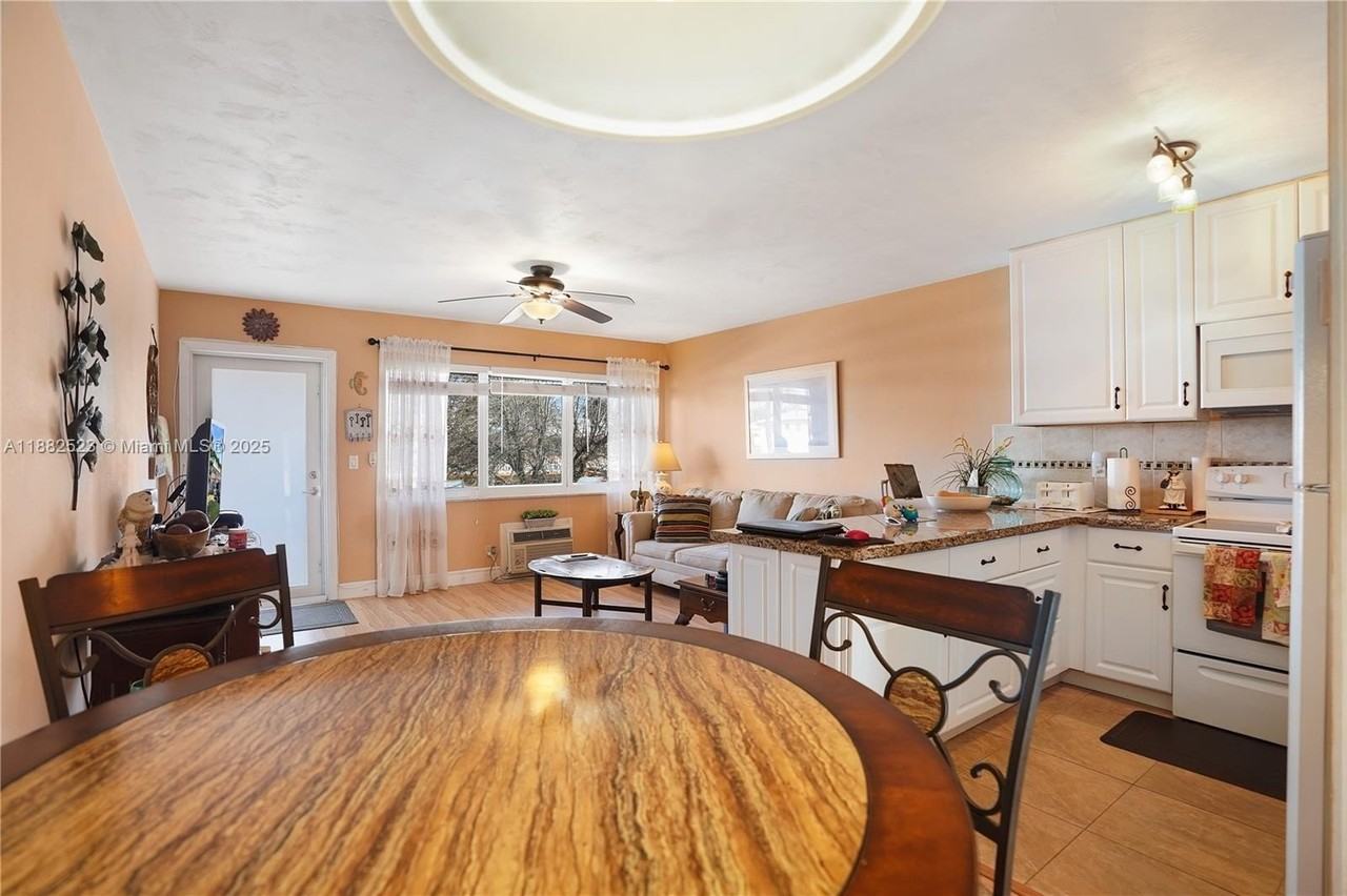 1000 Sw 11th Ave #17E - Photo 5 of 18