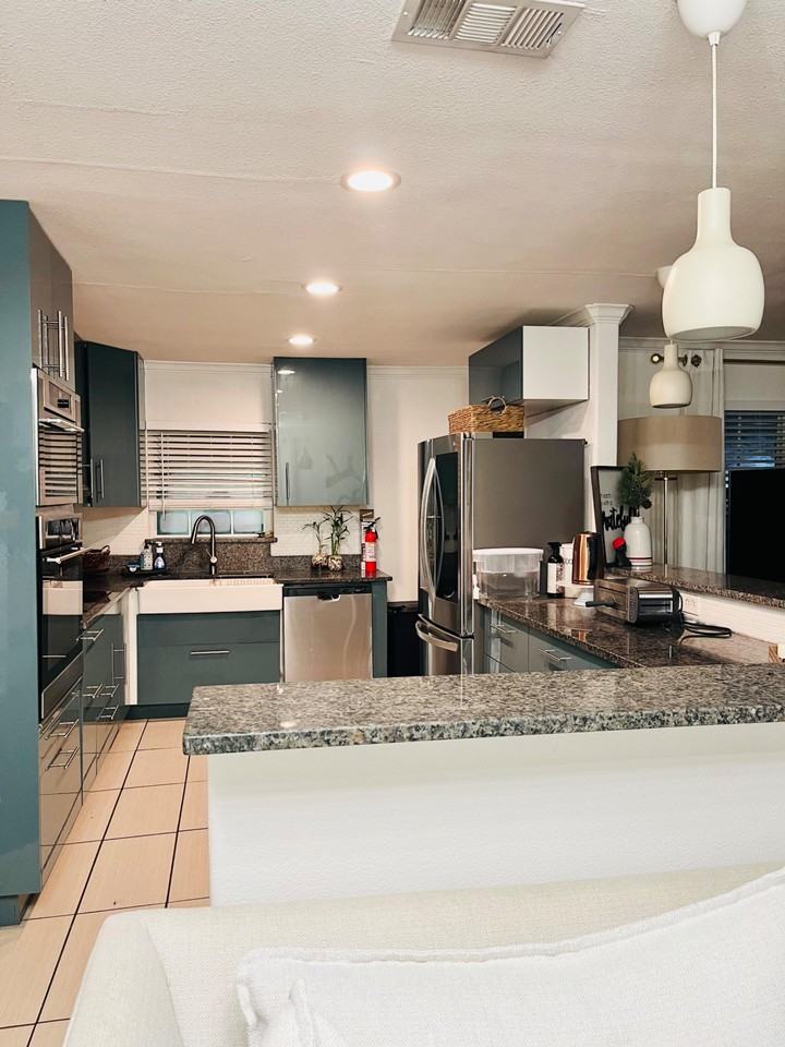 Briley Dr - Photo 5 of 17