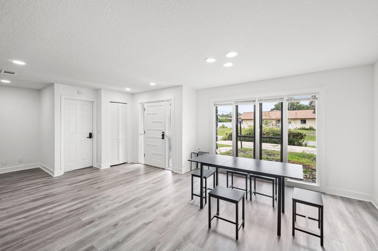 Fountain Gate Ln - Photo 3 of 20