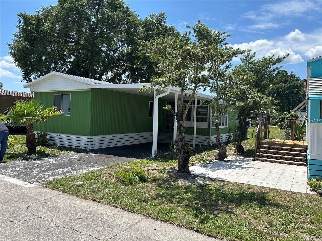 819 Mary St - Photo 2 of 30