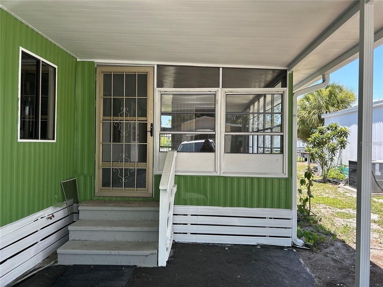 819 Mary St - Photo 3 of 30