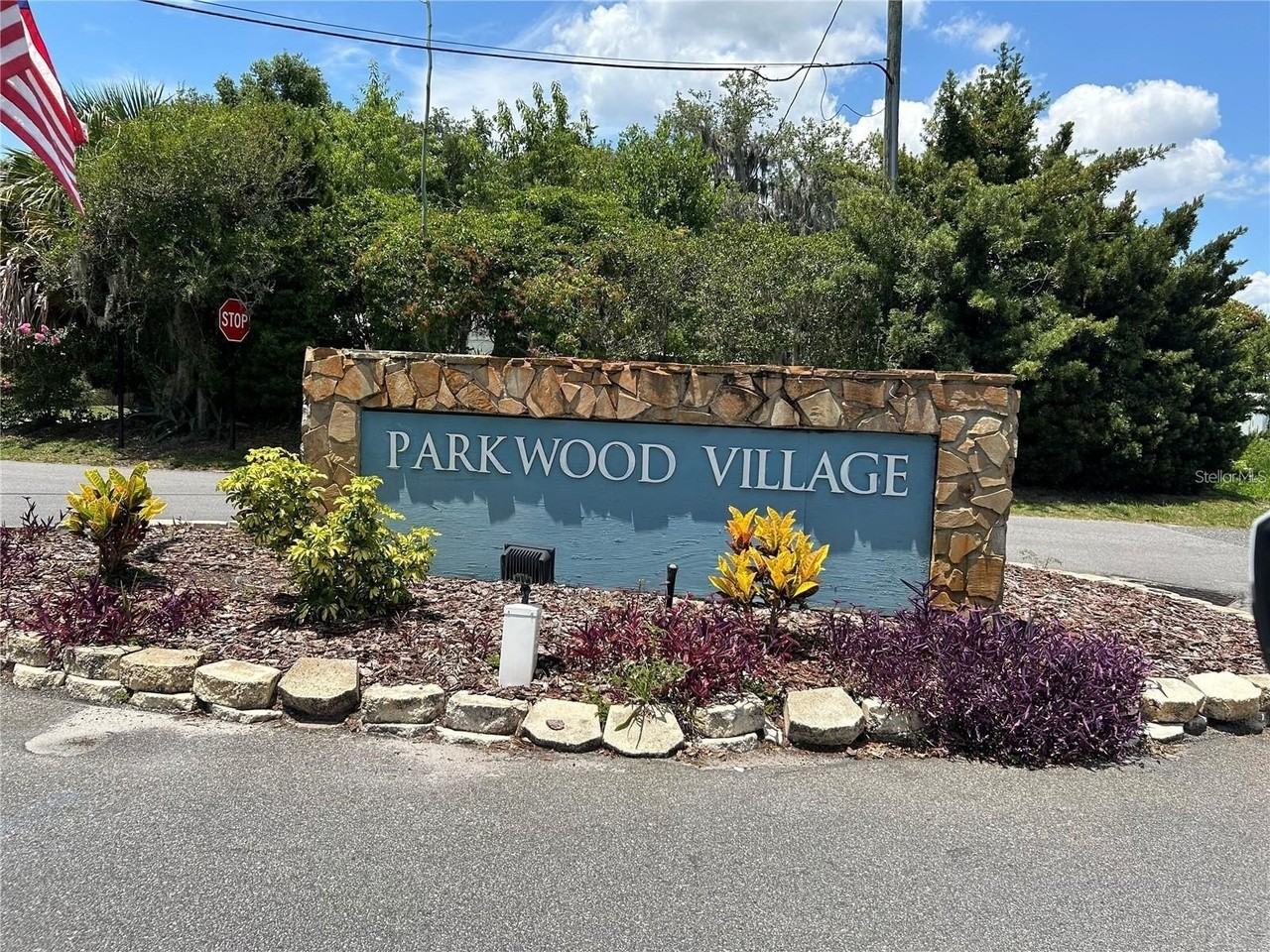 819 Mary St - Photo 4 of 30