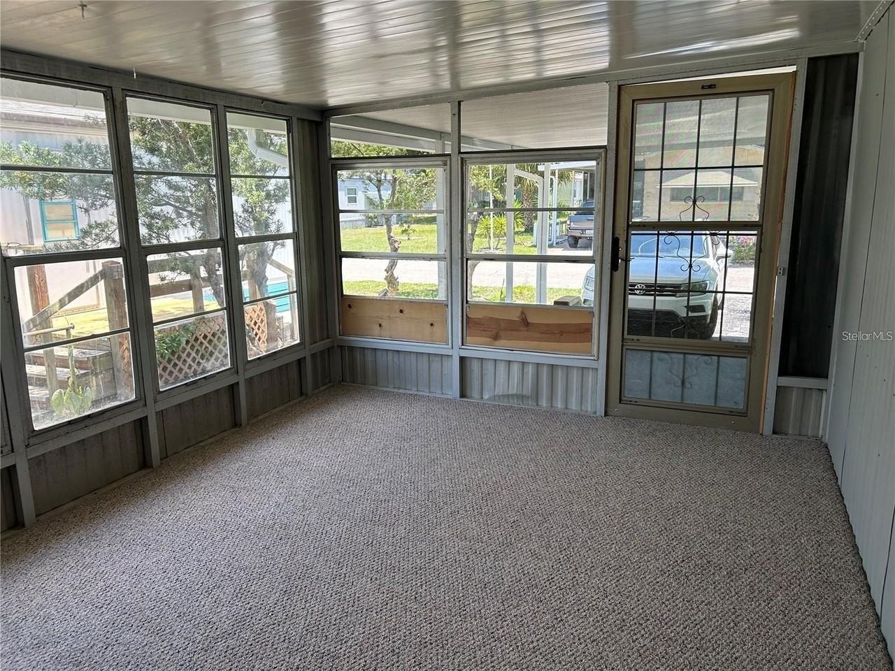 819 Mary St - Photo 6 of 30