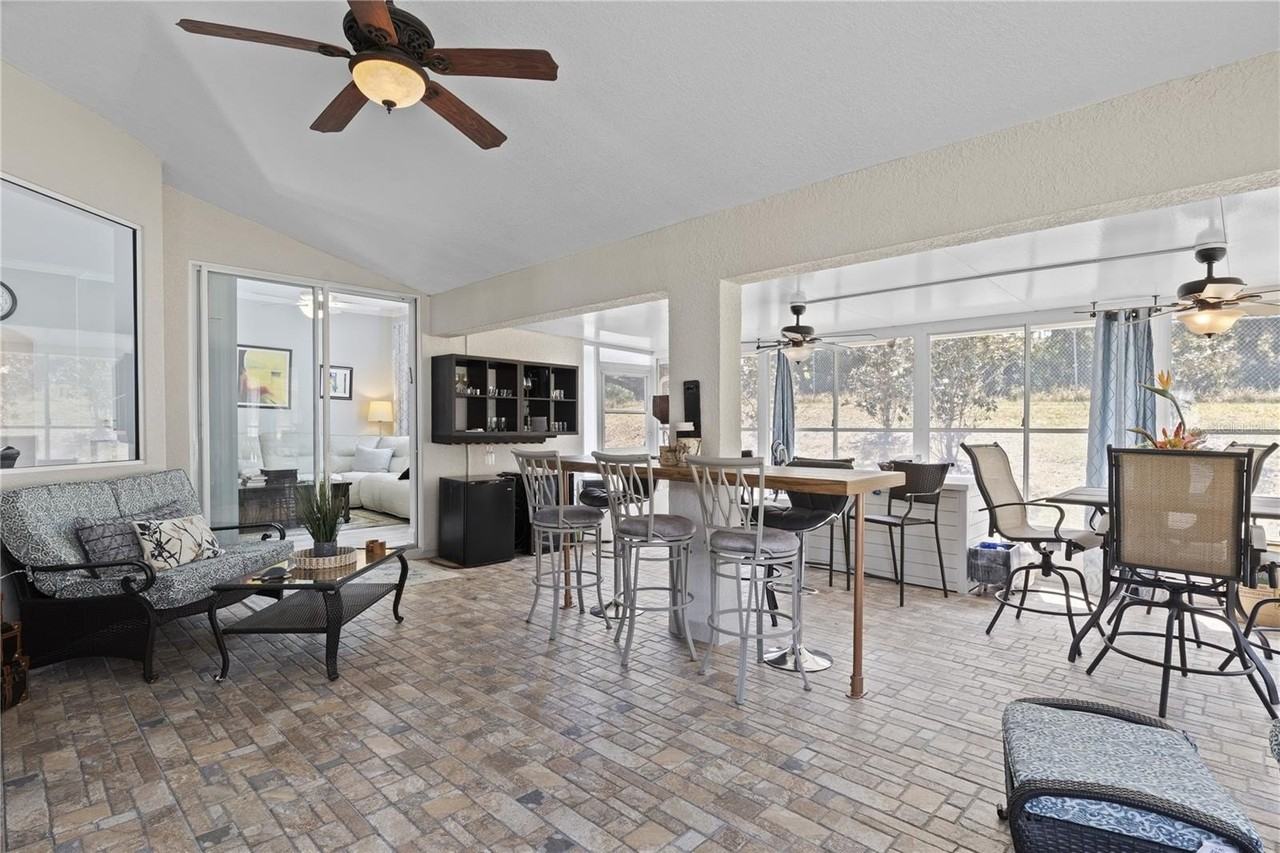 9723 Rolling Cir - Photo 4 of 50