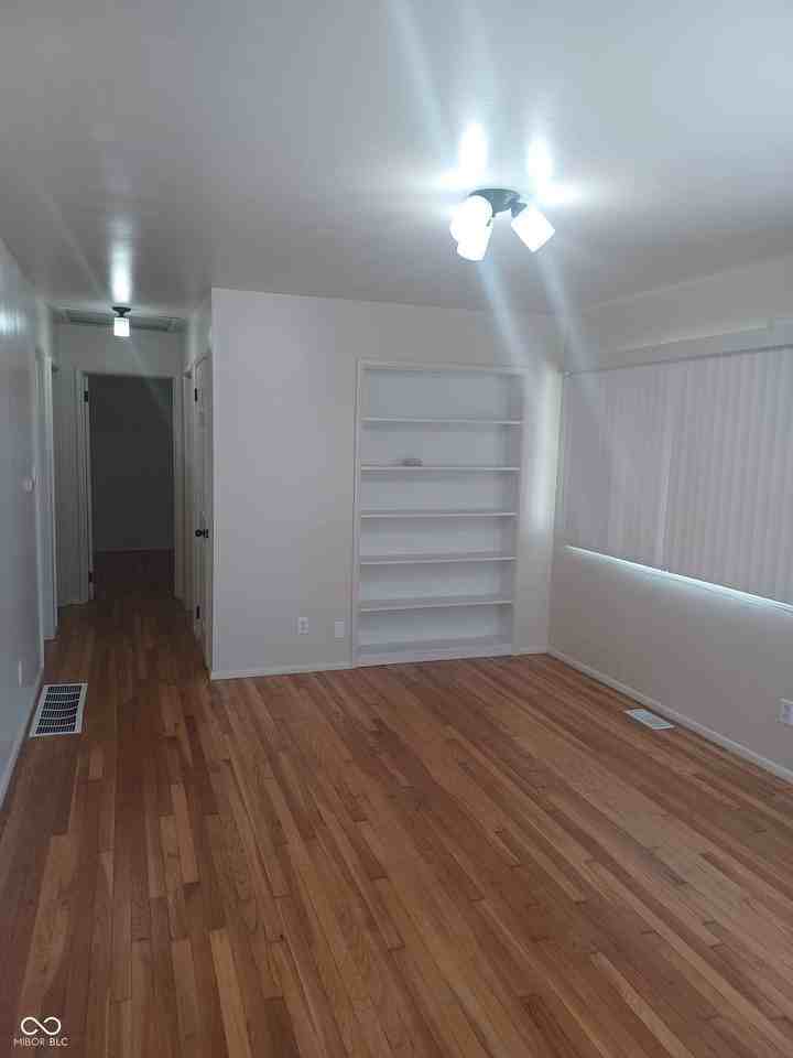 33 S Post Rd - Photo 2 of 28