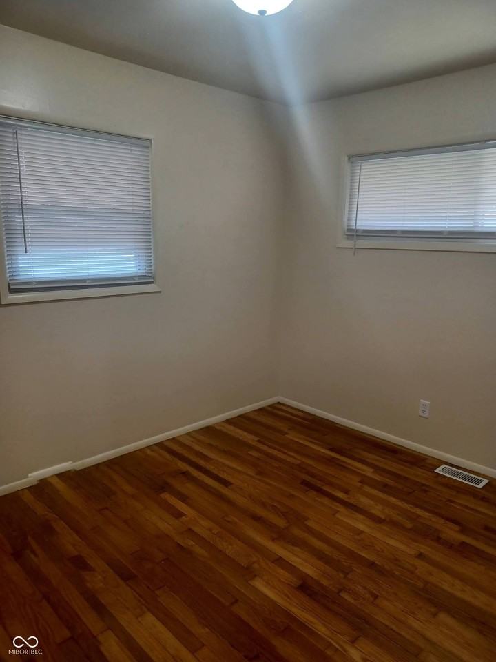 33 S Post Rd - Photo 4 of 28