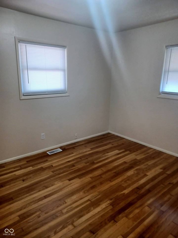 33 S Post Rd - Photo 6 of 28