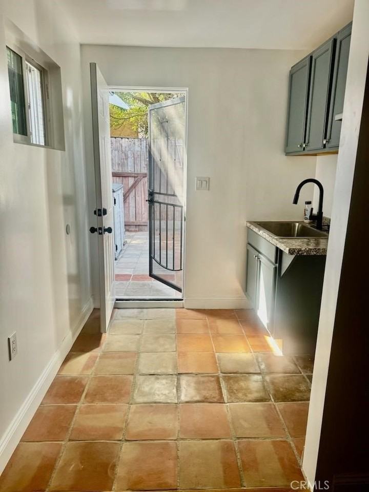 311 N Dwight Ave - Photo 3 of 19