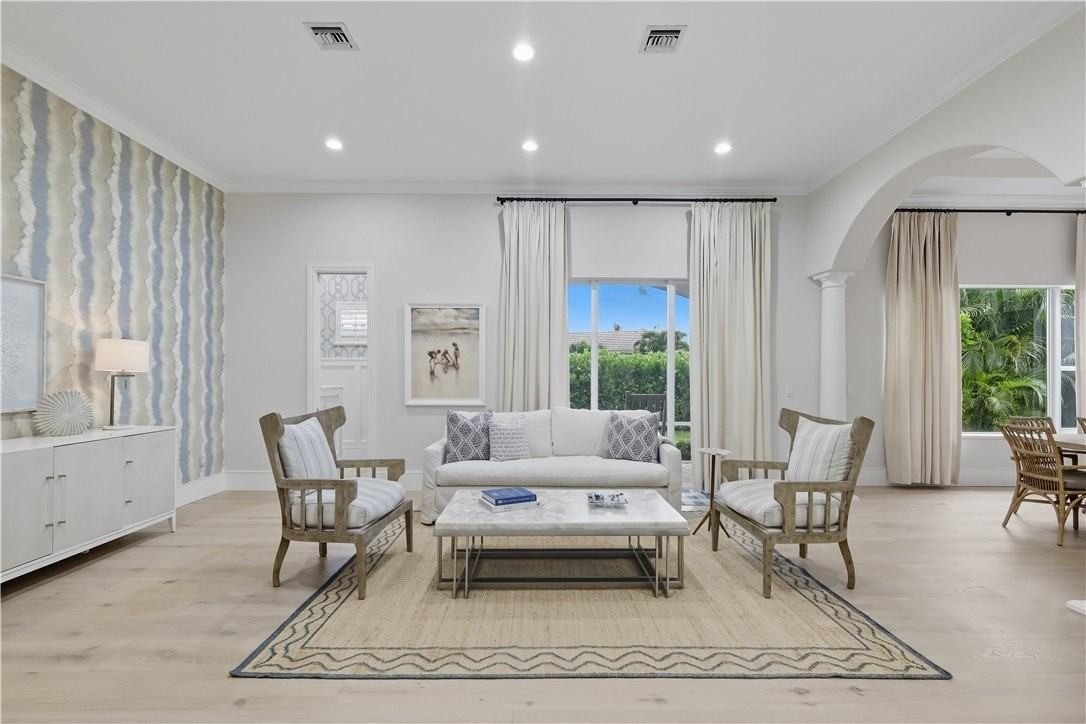 9025 Englewood Ct - Photo 2 of 36