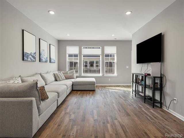 4929 Treeside Ln - Photo 3 of 23