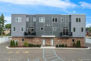 featured image of 4227 W 14 Mile Rd