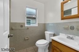 392 New St Apt 2 - Photo 2 of 14