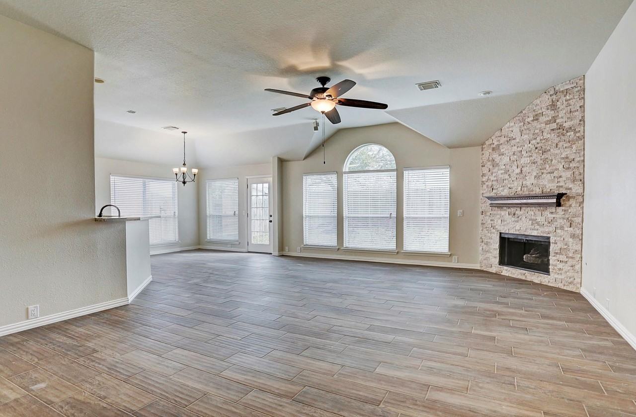 6319 Deep Canyon Dr - Photo 2 of 24