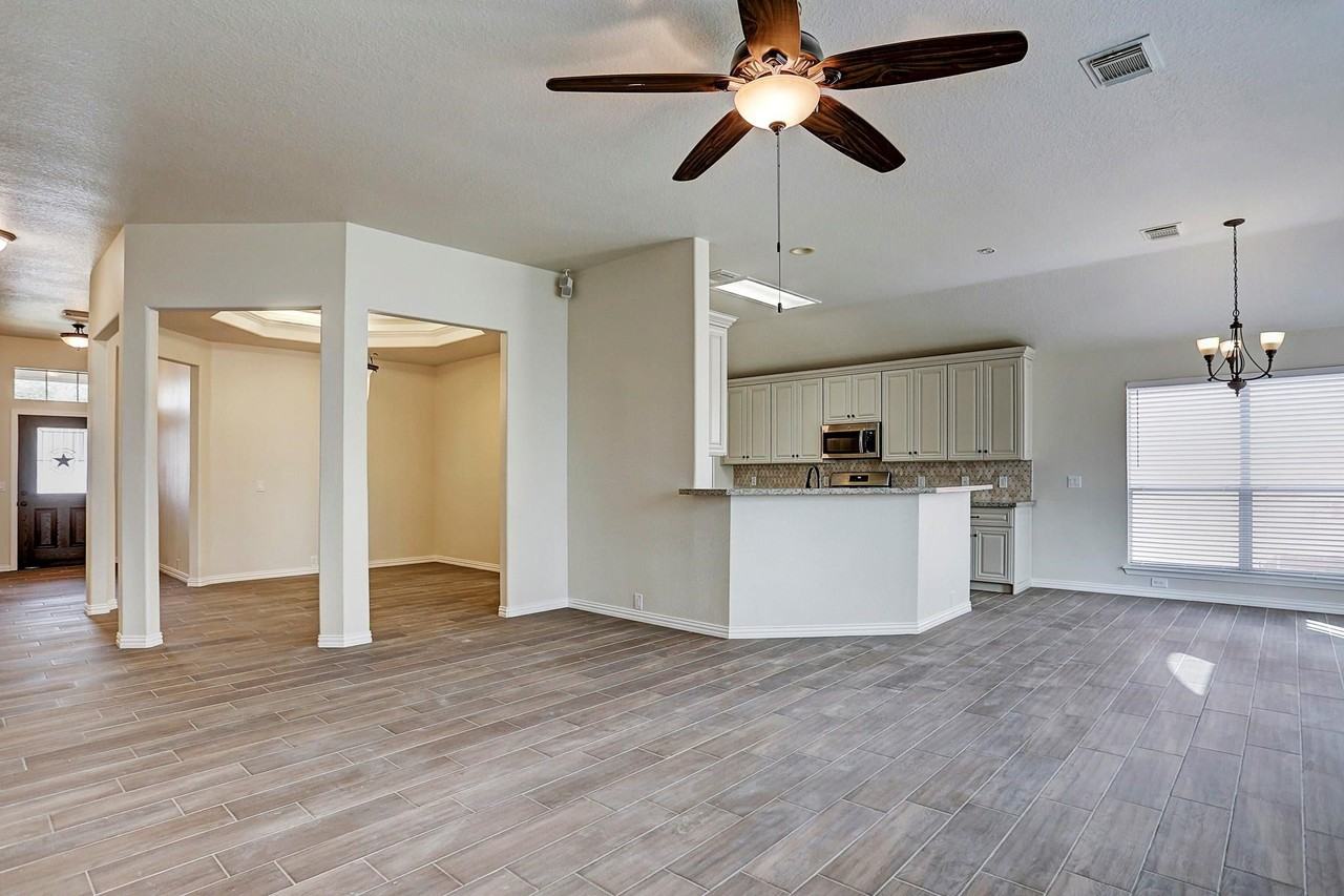 6319 Deep Canyon Dr - Photo 3 of 24