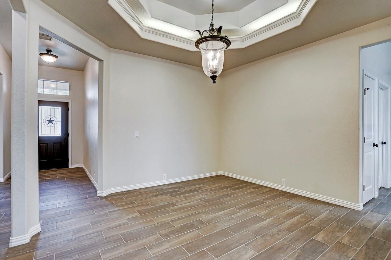 6319 Deep Canyon Dr - Photo 4 of 24