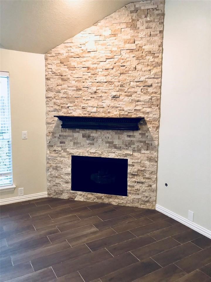 6319 Deep Canyon Dr - Photo 5 of 24