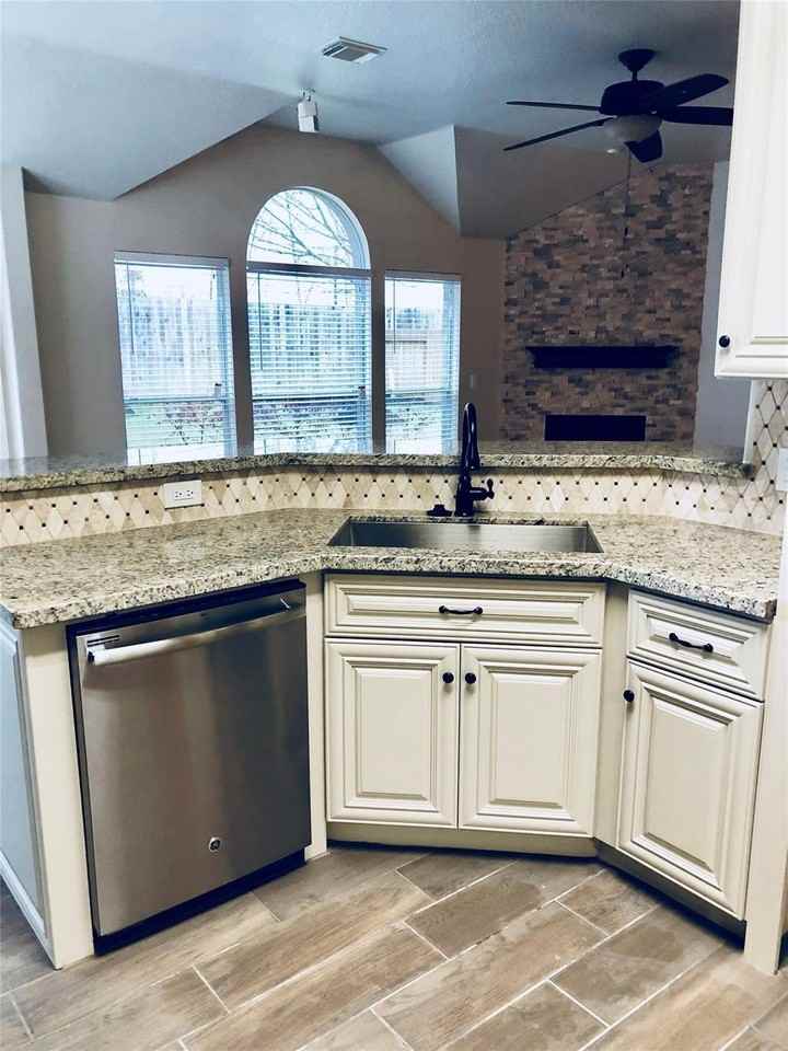 6319 Deep Canyon Dr - Photo 7 of 24