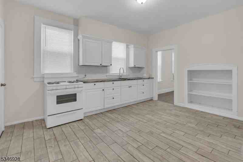 163 Livingston St Unit 1 - Photo 7 of 14