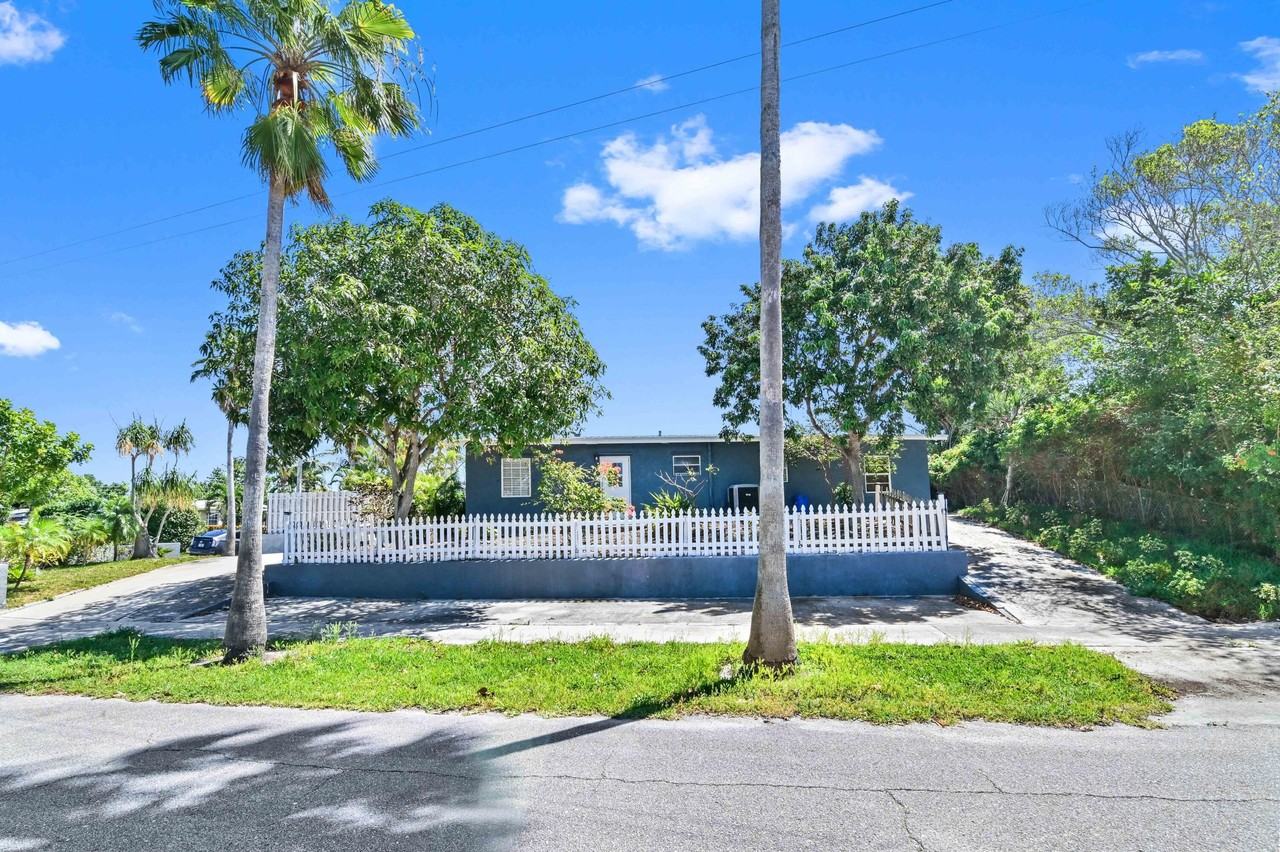 1032 W Jennings St - Photo 2 of 32