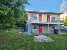 723 22nd St #C - Photo 1 of 1