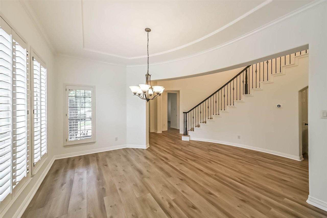 1202 Maroon Ln - Photo 5 of 49