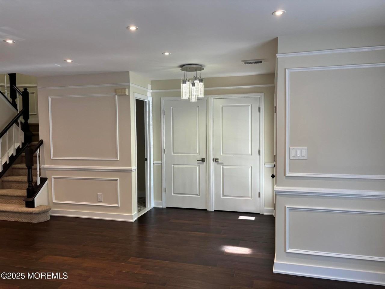 276 Sugar Maple Ct - Photo 2 of 34