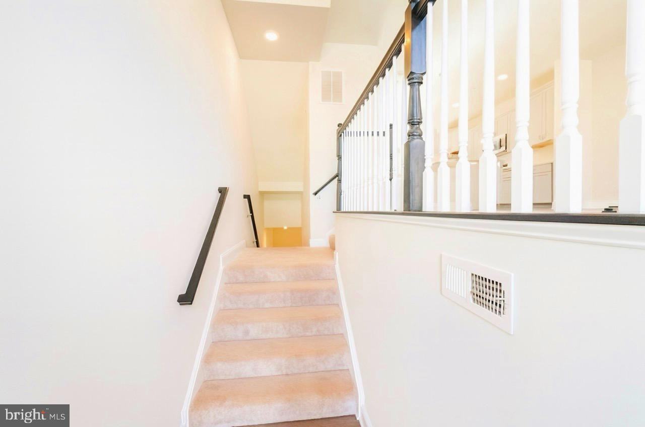 23788 Myrtle Glen Way - Photo 2 of 31