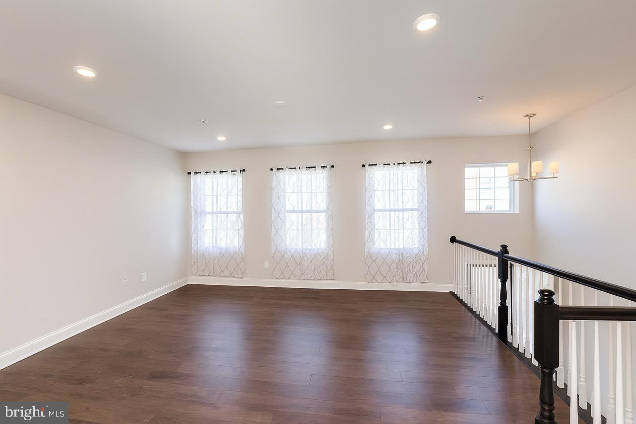 23788 Myrtle Glen Way - Photo 3 of 31