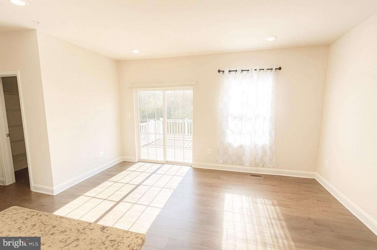 23788 Myrtle Glen Way - Photo 7 of 31