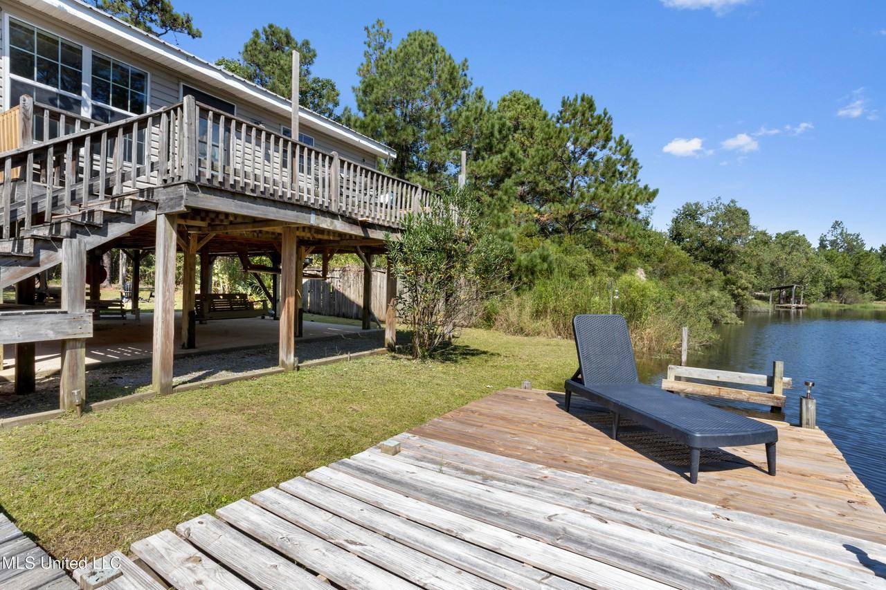 10100 Bancroft St - Photo 5 of 28