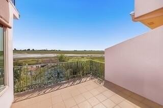 4297 Carpinteria Ave Apt 8 #8 - Photo 5 of 27