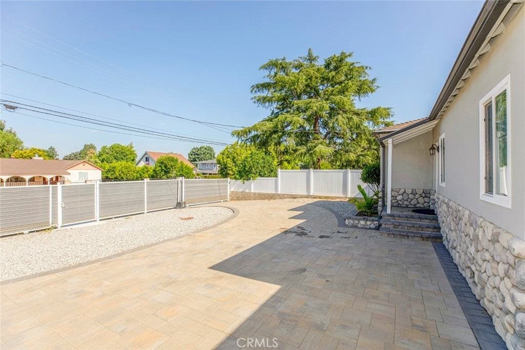 9710 Helen Ave - Photo 2 of 39