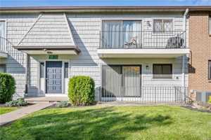 featured image of 19 Great Wood Ct