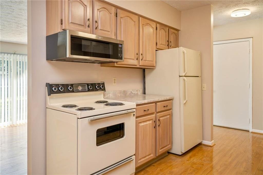 19 Great Wood Ct - Photo 5 of 14