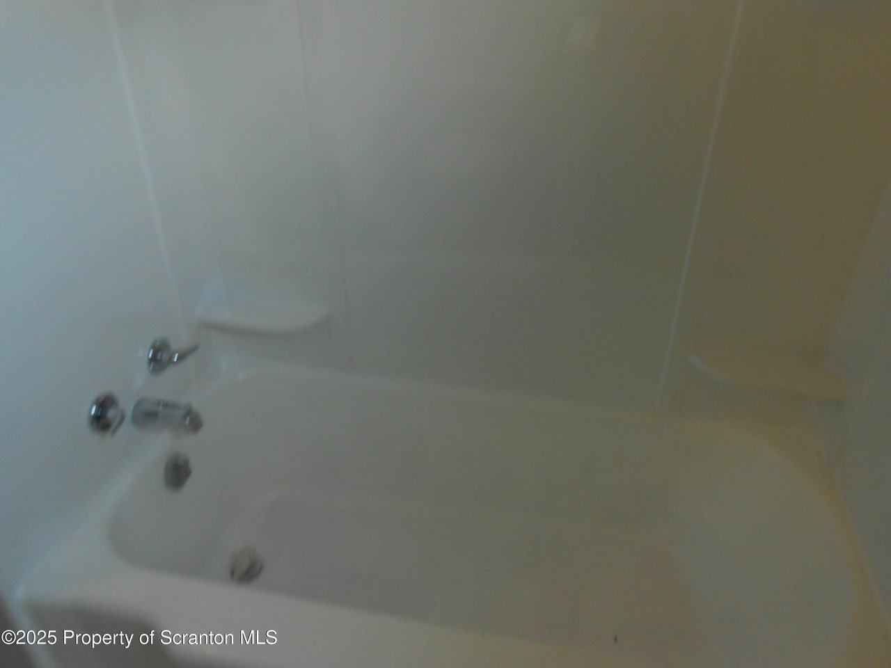 622 N Main Ave - Photo 5 of 14