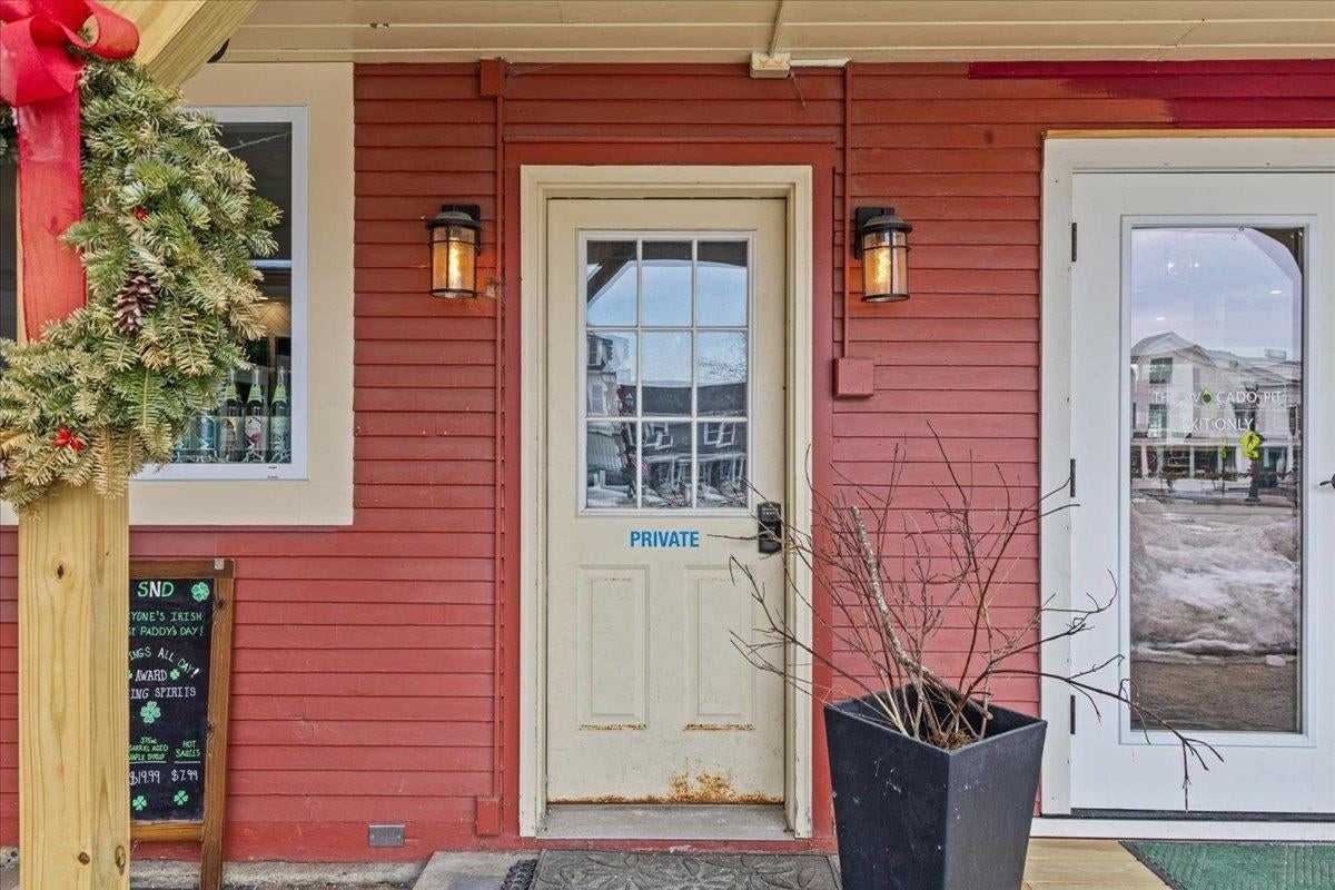 112 Main St - Photo 4 of 36