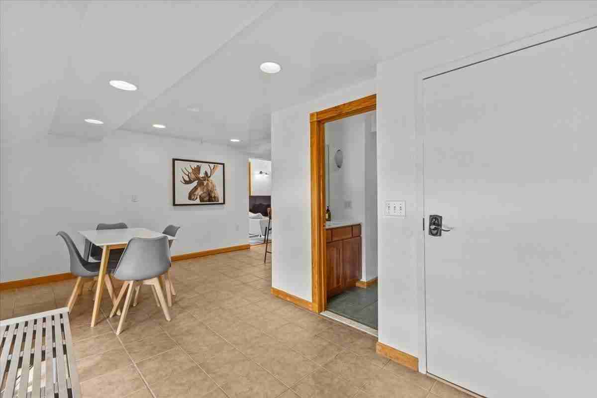 112 Main St - Photo 7 of 36