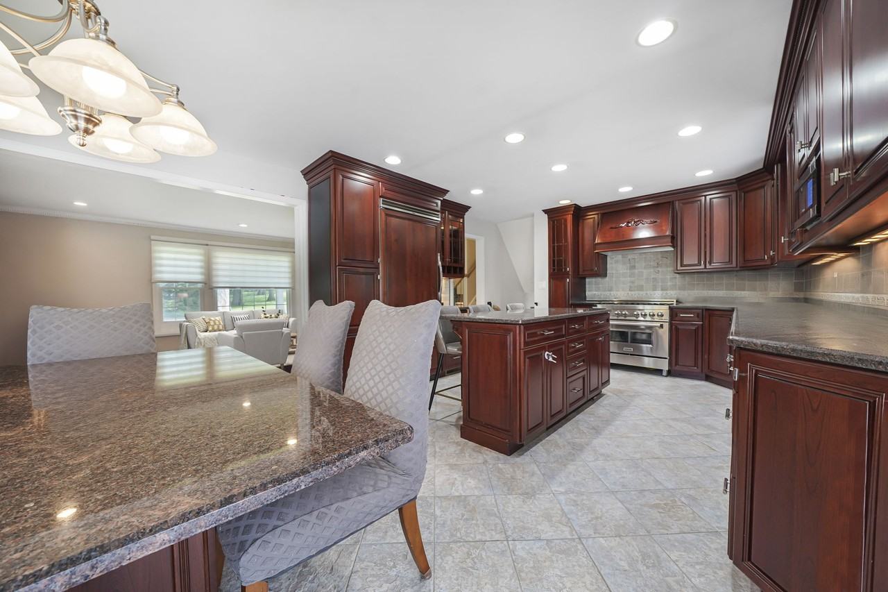 16 Westminster Drive - Photo 3 of 19