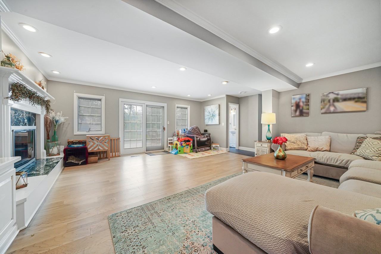 16 Westminster Drive - Photo 5 of 19