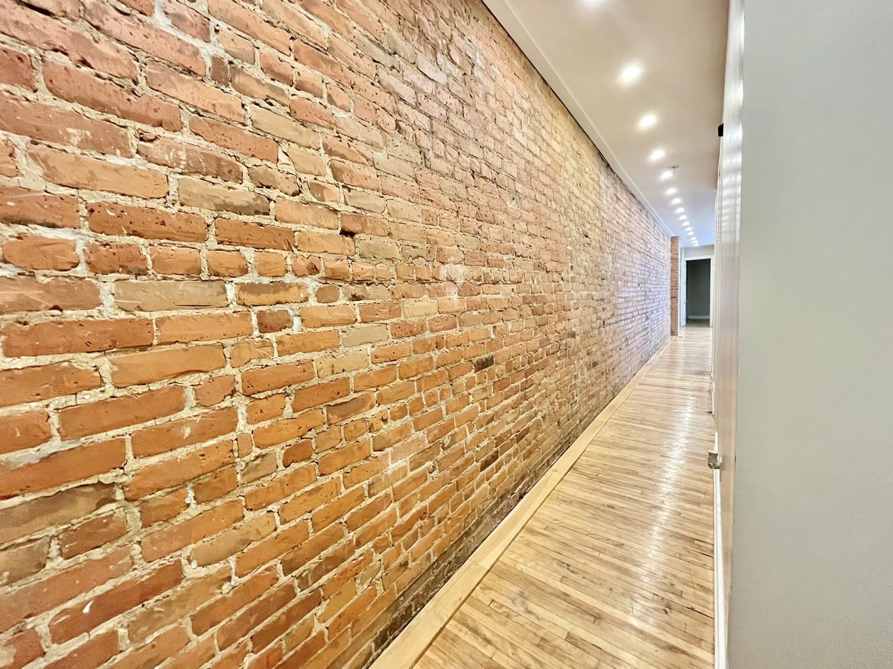 5871 Avenue du Parc #2 - Photo 3 of 21