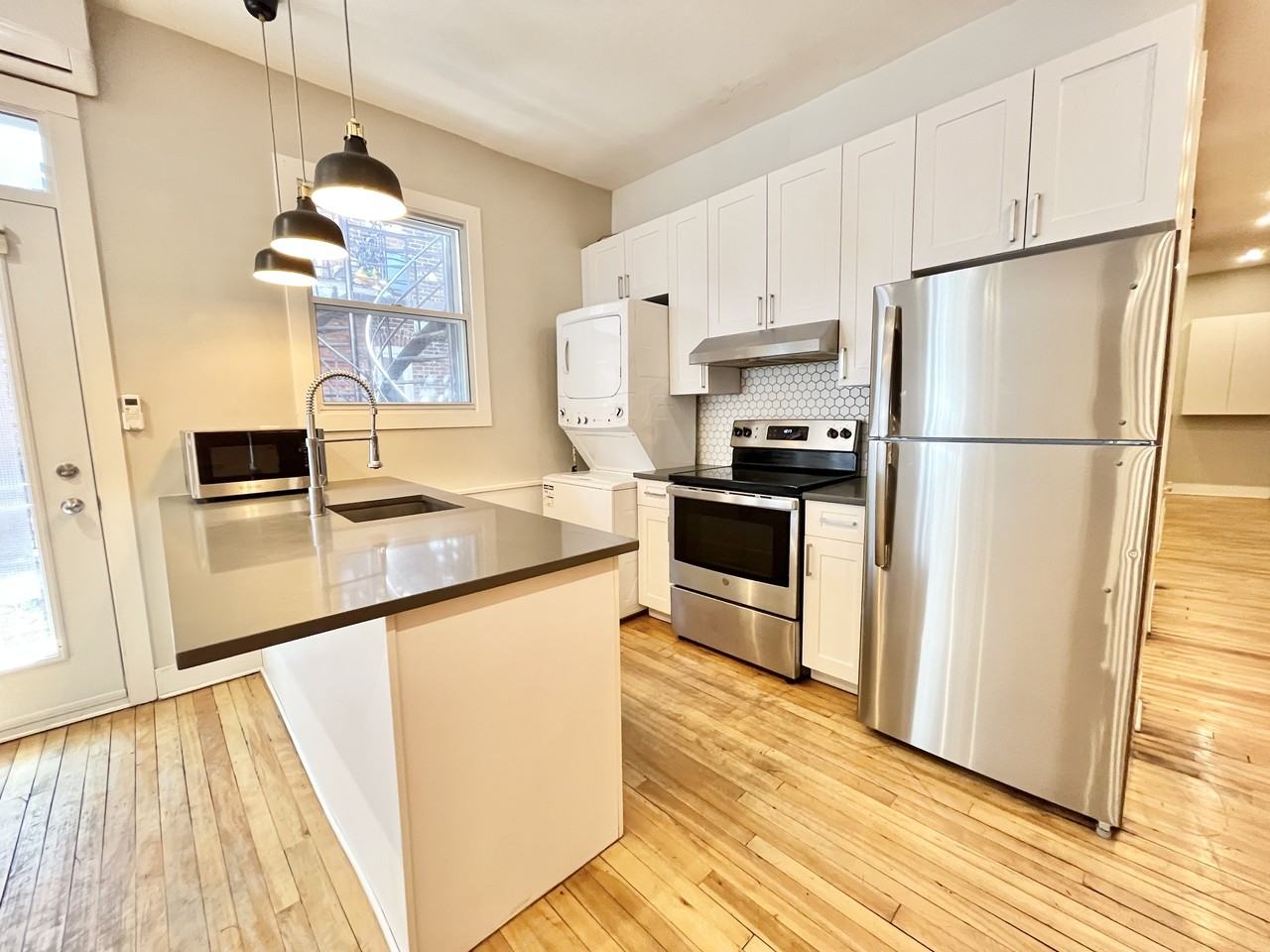 5871 Avenue du Parc #2 - Photo 6 of 21