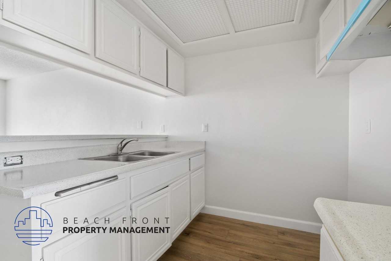 1555-1557 Carson St. - Photo 2 of 15