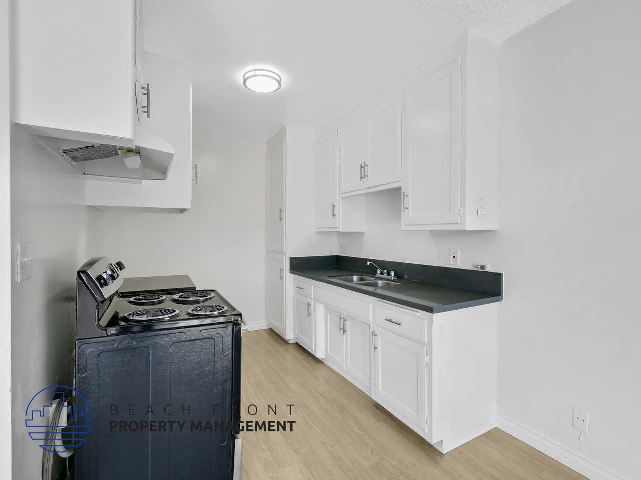 1026 Larch St. - Photo 3 of 12